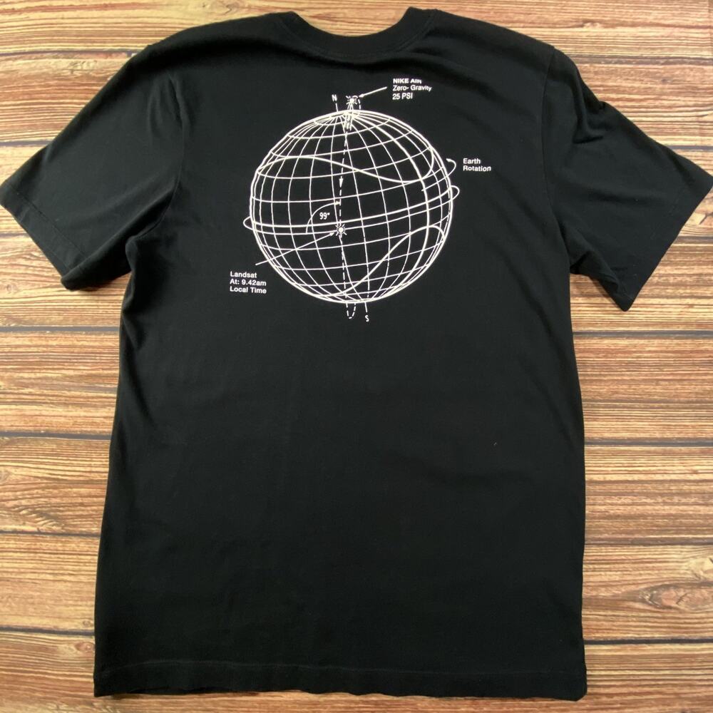 Nike T-Shirt Mens Size M Black Zero Gravity Basketball Earth Globe Just Do It